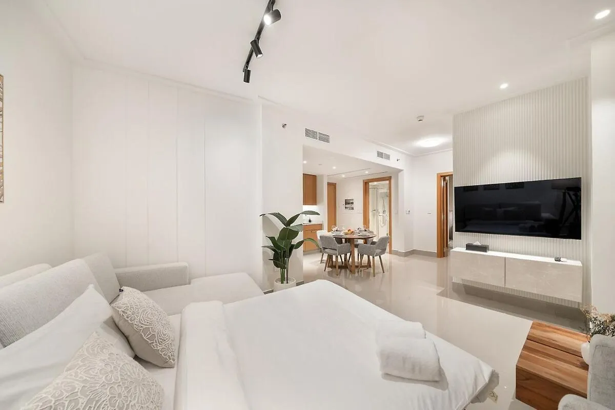 First Class 1Br Modern Luxury On High Floor Dubai Apartment